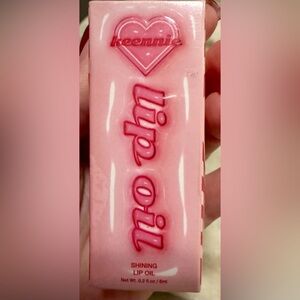 Glamorous Soiree Lip Oil in Soft Pink